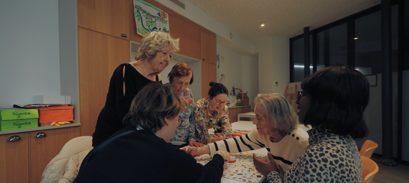 Rompre la solitude de nos aînés et des survivants de la Shoah